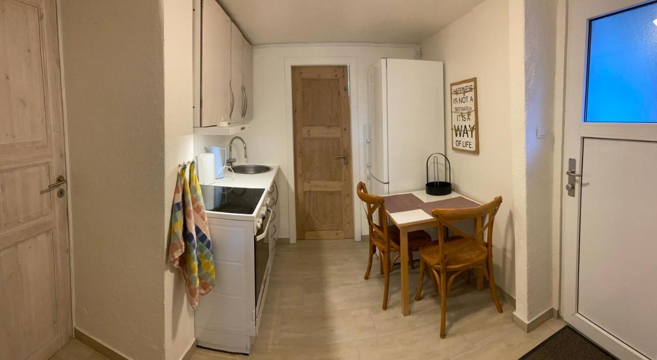 Apartmán Vaerelse Med Eget Kokken Og Bad Esbjerg Exteriér fotografie